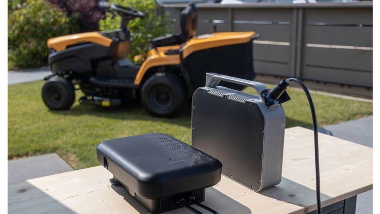 STIGA ePower Pro: Modulares Batteriesystem für große Gärten und professionelle Rasenpflege. Bild: STIGA.