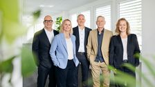 Dem Executive Leadership Team unter der Leitung von Andreas Rutsch gehören außerdem an (von links): Stefanie Bielevelt (General Counsel), Mario Bildat (Chief Operating Officer Fertilizers & Plant Protection), Holger Otto Vox (Chief Operating Officer Potting Soil) und Andrea Strein (Chief Sales Officer). Bild: © Christoph Steinweg.