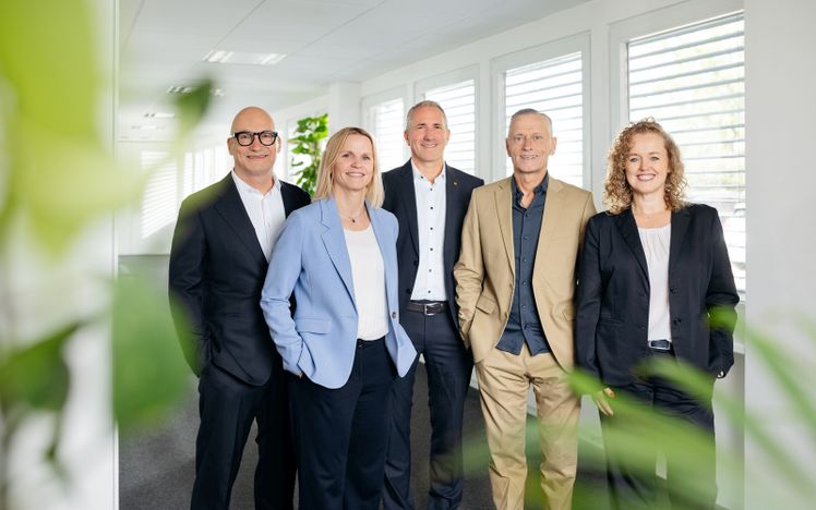 Dem Executive Leadership Team unter der Leitung von Andreas Rutsch gehören außerdem an (von links): Stefanie Bielevelt (General Counsel), Mario Bildat (Chief Operating Officer Fertilizers & Plant Protection), Holger Otto Vox (Chief Operating Officer Potting Soil) und Andrea Strein (Chief Sales Officer). Bild: © Christoph Steinweg.