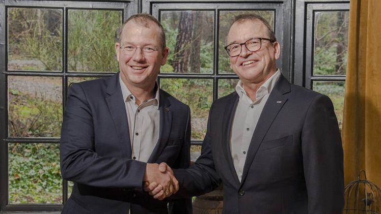 Jan-Peter Müller, CEO von Müller, zusammen mit Alfred Miller, Managing Director DACHSER Food Logistics. Bild: DACHSER.
