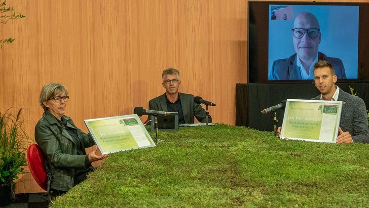 Jac Lodders und Jan van Dongen Auszeichnungen überreicht. Bild: GGP.