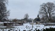 Trotz Schnee und Kälte schreiten die Bauarbeiten an den Themengärten voran. Bild: FGL Hessen-Thüringen.