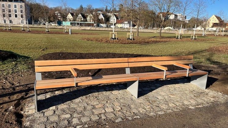 Die Sitzbänke auf dem LGS-Gelände suchen insgesamt 30 Paten. Bild: LGS GmbH.