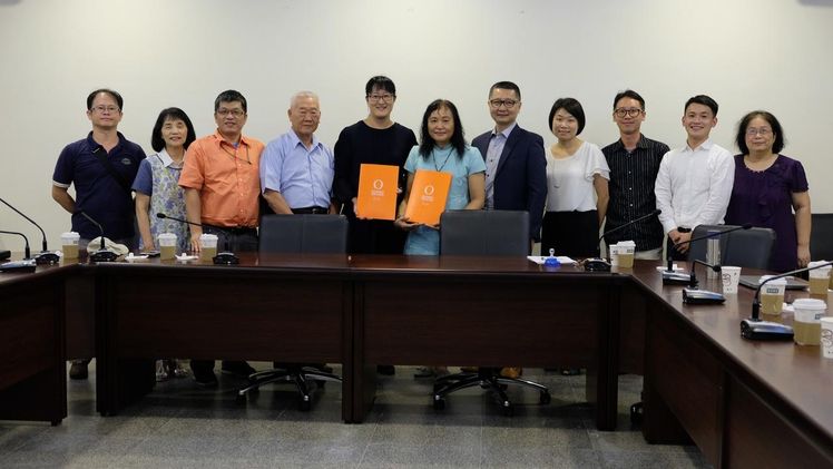 Dümmen Orange hat am 2. Oktober 2019 einen technischen Servicevertrag mit der Orchid Biotechnology and Creative Industry-University Alliance (Orchid Alliance) der National Cheng Kung University (NCKU) in Taiwan unterzeichnet. Bild: Dümmen Orange.