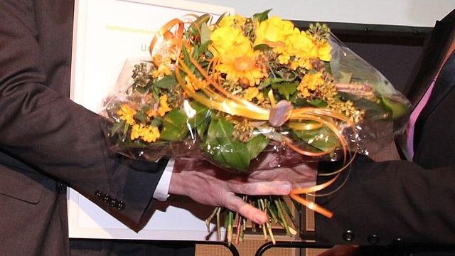 Ehrung des besonderen Mitarbeiters. Nuld: © Nadine Spille.