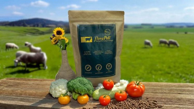 Saisonstart 2026 - neuer 20-kg-Sack Schafwollpellets von floraPell. Bild: floraPell.