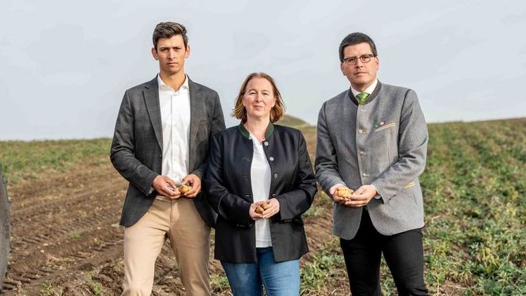 IGE-Obmann Michael Bachl, IGE-Geschäftsführerin Anita Kamptner und LK-NÖ-Vizepräsident Lorenz Mayr. Bild: © Georg Pomaßl/LK Niederösterreich.