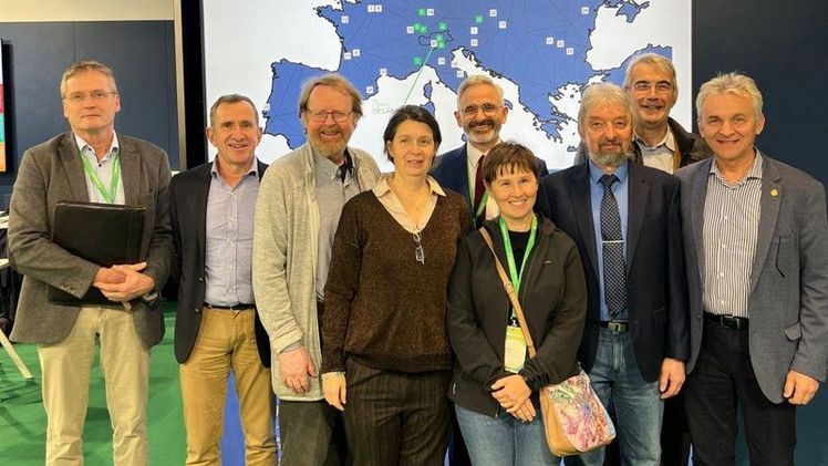 Vertreter des EUFRIN-Netzwerks während des Treffens auf der Messe Interpoma. Bild: © Versuchszentrum Laimburg. 