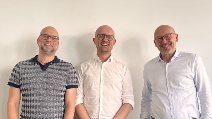 Führten das Thema KI für Endverkaufsgärtnereien aus (v. l..): Jörg Rothbarth (ActivateFuture), Kommunikationsexperte Christian Hansen und Roland Schulze (ActivateFuture). Foto: FvRH.