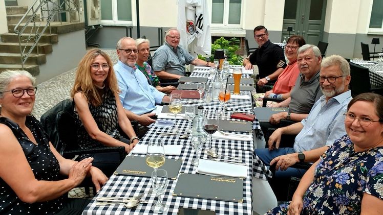 FDF-Ehren-Präsident Helmuth Prinz hat zu einem Abschieds-Dinner eingeladen. Bild: FDF.