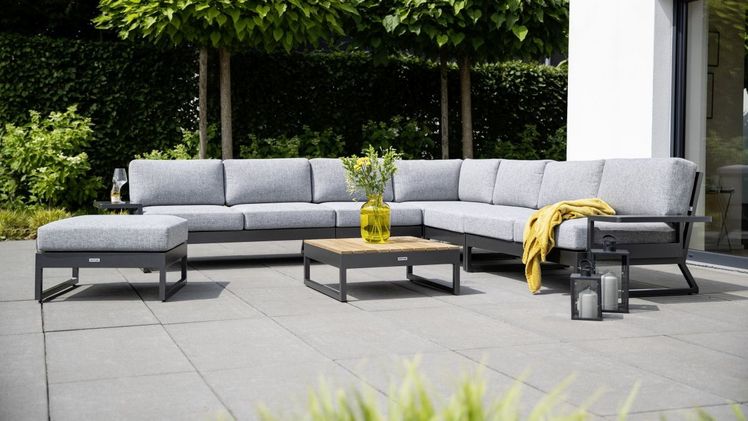 Mit OCEAN SKID PLATFORM hat KETTLER eine neue Lounge-Serie ins Sortiment aufgenommen. Bild: KETTLER.