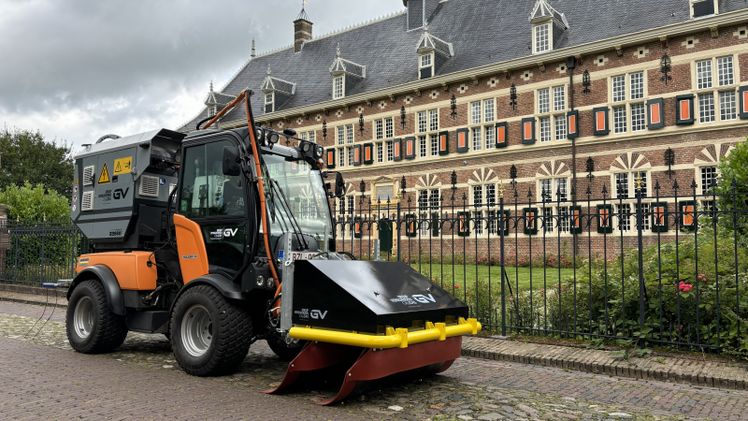 Im Rahmen einer exklusiven Partnerschaft stellen die Group Verschueren (Belgien) und Kärcher erstmals eine Lösung vor, die die elektrische Unkrautentfernung für Kommunen und Dienstleister zugänglich macht. Bild: Alfred Kärcher SE & Co. KG.