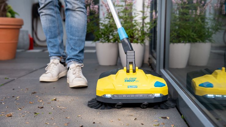 EasySweep 18V - Das Akku Multi-Kehrsystem für dein Zuhause. Bild: GLORIA.