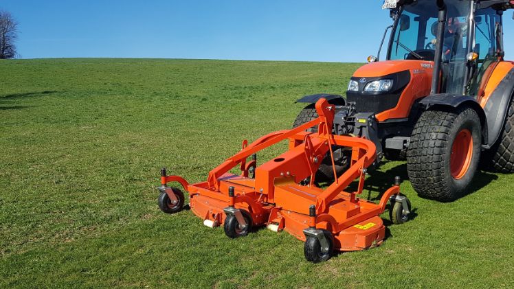 Neuer Leistungsmäher RMR230H von Wiedenmann für den Frontanbau an großen Traktoren. Bild: Wiedenmann.