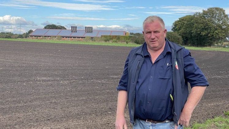 „Viele Betriebe haben in den vergangenen Jahren in Photovoltaik, Biogas oder Batteriespeicher investiert, um zusätzliche Einkommensquellen zu schaffen und die Energiewende aktiv mitzugestalten“, berichtet Alexander von Hammerstein. Bild: Landvolk.