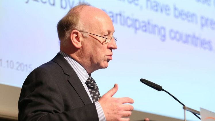 Symposium - Gewerbliche und industrielle Wärmepumpen-Anwendung - Dr.-Ing. Rainer M. Jakobs, Information Centre on Heat Pumps and Refrigeration IZW e.V. Bild: NürnbergMesse / Thomas Geiger.