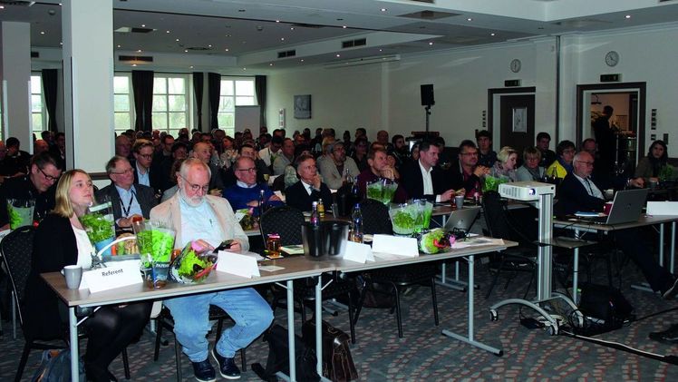 Einen vollen Saal mit qualifizierten Entscheidern aus der deutschen Fachwelt des Gemüsebaus auf der 13. Norddeutschen Gemüsebautag. Bild: WVG Nord. Einen vollen Saal mit qualifizierten Entscheidern aus der deutschen Fachwelt des Gemüsebaus auf der 13. Norddeutschen Gemüsebautag. Bild: WVG Nord.