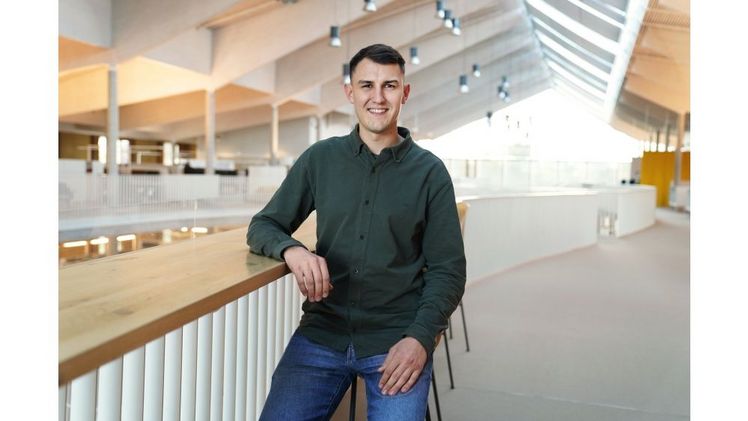 Paul Schledt gewinnt Nachwuchspreis Goldener Zuckerhut. Bild: © Alnatura.