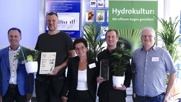 Strahlende Gesichter bei der Verleihung des Günter Gregg-Preises der Deutschen Gesellschaft für Hydrokultur. Bild: FH-SWF/Garre.