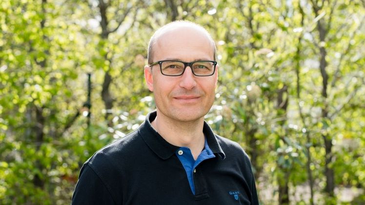 Uwe Keller-Tersch führte als Vorsitzender des BGL-Tarifausschusses die Verhandlungen für die Arbeitgeberseite zum Erfolg. Die neuen Tarifverträge für den Garten-, Landschafts- und Sportplatzbau treten bis 1. Juli 2022 in mehreren Schritten in Kraft. Foto: Uwe Keller-Tersch.