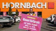 0% Rabatt, 100% günstig: HORNBACH verteilt die ehrlichsten Rabattmarkerl Österreichs. Bild: HORNBACH.