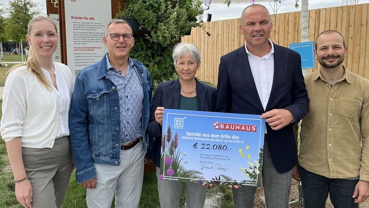 V.l.: Verena Kühling , Robert Köhler, Annette Dieckmann, Helmut Rödiger und Philipp Vögele. Bild: BAUHAUS.
