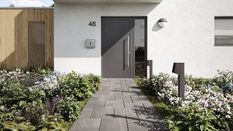 Eco Living Moments ergänzt das Moments-Sortiment durch eine ökologische Pflastervariante. Die attraktive melierte Farbgebung passt sowohl in puristisch elegante Umgebung als auch zu Lösungen im modernen Landhausstil. Bild: FCN.