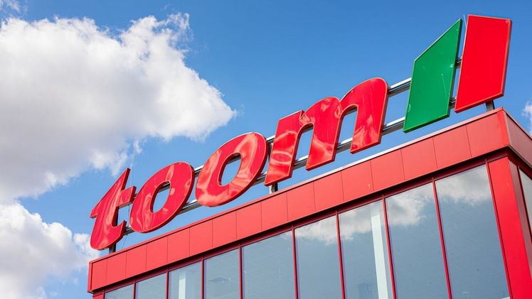 Außenaufnahme eines toom Baumarkts. Bild: toom.