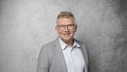 Der bisherige Vorarlberger SPAR Kaufmann Jürgen Albrecht wechselt zu ADEG. Bild: © REWE Großhandel GmbH/Michael Kreyer Fotografie. 