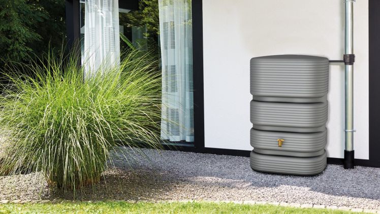 4rain Quadro Wandtank jetzt in Graphite Grey. Bild: GRAF.