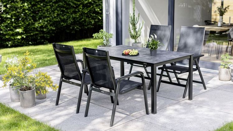 Die Gartenmöbel-Serie BASIC bzw. BASIC PLU steht in unzähligen Gärten. Bild: KETTLER.
