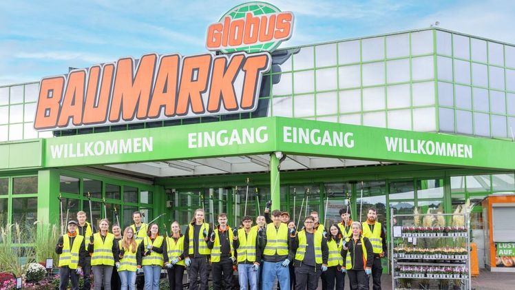 Eines der Teams von Globus Baumarkt, die beim World Cleanup Day 2025 angepackt haben. Bild: Globus Baumarkt.