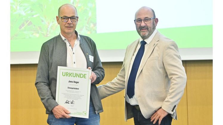 Jens Heger zum Ehrenpräsidenten des FGL Hessen-Thüringen ernannt. Bild: Arnulf Mueller.