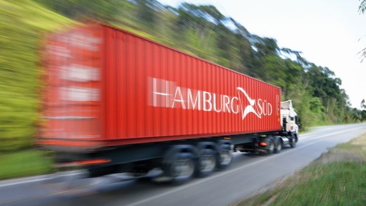 Ein Hamburg Süd-Truck unterwegs in Brasilien. Bild: Hamburg Süd.