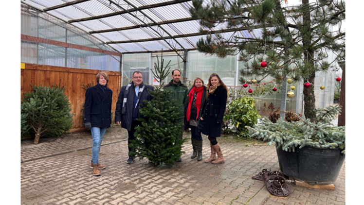 Familie Werther diskutierte mit Herrn Bodtke und Herrn Tegethoff (BdB) u.a. über die aktuellen Problemfragen im Bereich des Pflanzenschutzes und anderer Produktionsmittel. Bild: BdB.