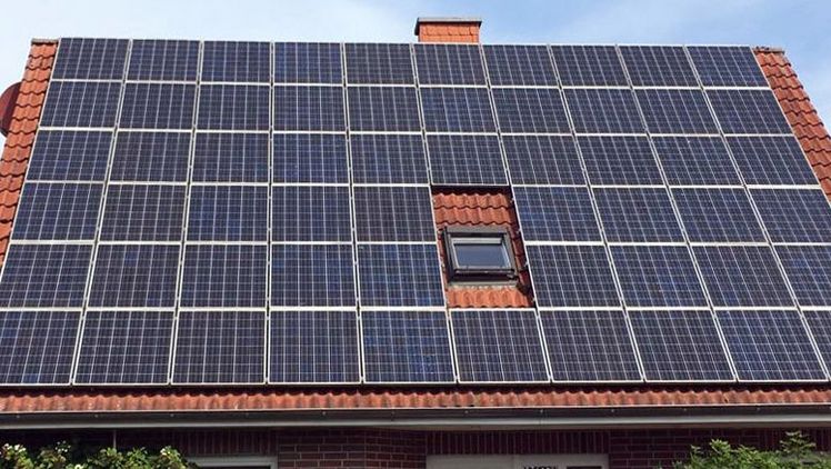 "Photovoltaik vorrangig auf Dächern und Gebäuden ausbauen". Bild: GABOT.