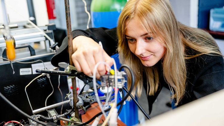 „Wir mussten erst einmal diesen thermodynamischen Grand Canyon überbrücken", sagt Erstautorin Ieva Cechanaviciute über die Herausforderungen der Studie. Bild: RUB, Marquard.