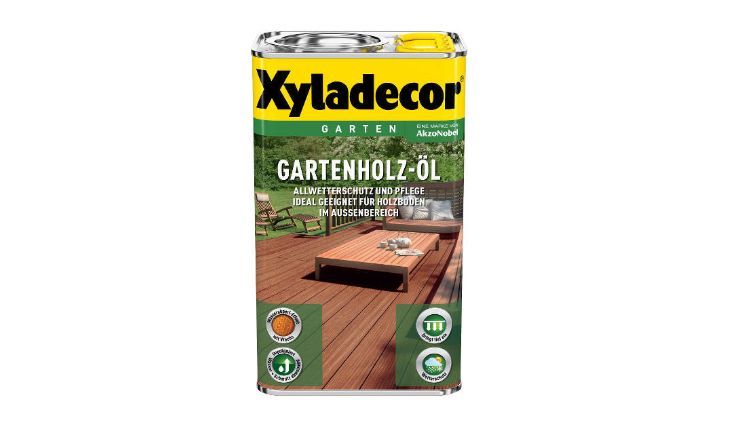Die Gartenöle von Xyladecor sind optimal auf die jeweiligen Hartholzarten abgestimmt. Sie dringen tief in das Holz ein, wirken imprägnierend und Schmutz abweisend, erzeugen eine gleichmäßig seidige Oberfläche und pflegen das Holz langanhaltend. Bild: Xyladecor.