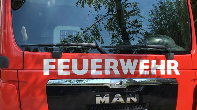 Die Halle eines Baumschulbetriebes in Westerstede wurde bei einem Feuer sehr schwer beschädigt. Symbolbild: GABOT.