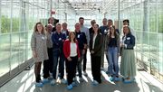 Die Besuchergruppe im Gewächshaus von Limgroup in Horst. Bild: Agrobusiness Niederrhein.