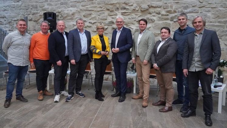 Zu fünf besonders drängenden Problemen diskutierten auf dem Podium. Bild: Azerca/ Banse.