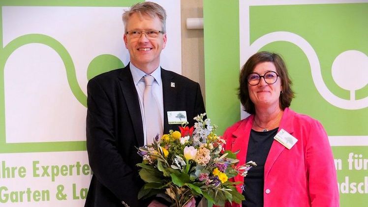 Harald Kusserow und Birgit Koormann hier gemeinsam auf der Mitgliederversammlung 2025. Bild: VGL Niedersachsen-Bremen / Maria Wokurka.