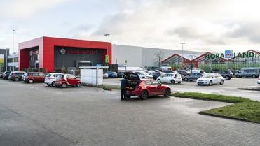 Der hagebaumarkt in Wilhelmshaven präsentiert sich mit einer modernen und prägnanten Fassadengestaltung. Bild: hagebau/Kay Zimmermann.