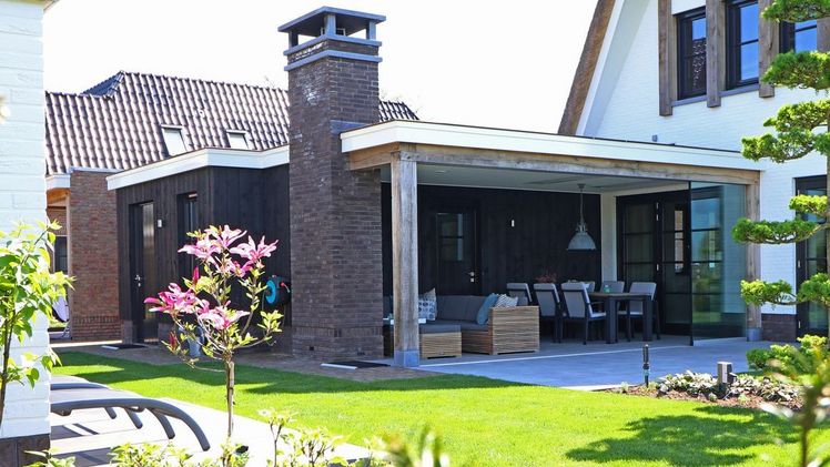 Mit den richtigen Gartenmöbeln kann man in jedem Garten besondere Akzente setzen. Bild: Kees Smit Gartenmöbel.