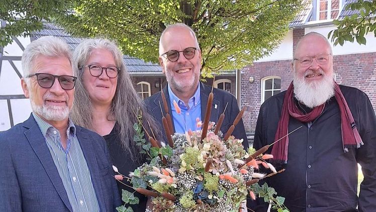 FDF-Bundesvorstand im FloristPark: Schatzmeister Michael Rhein, Vizepräsidentin Kerstin Dallmann, FDF-Bundesverbands-Präsident Klaus Götz und Vizepräsident Heinrich Göllner. Bild: FDF.