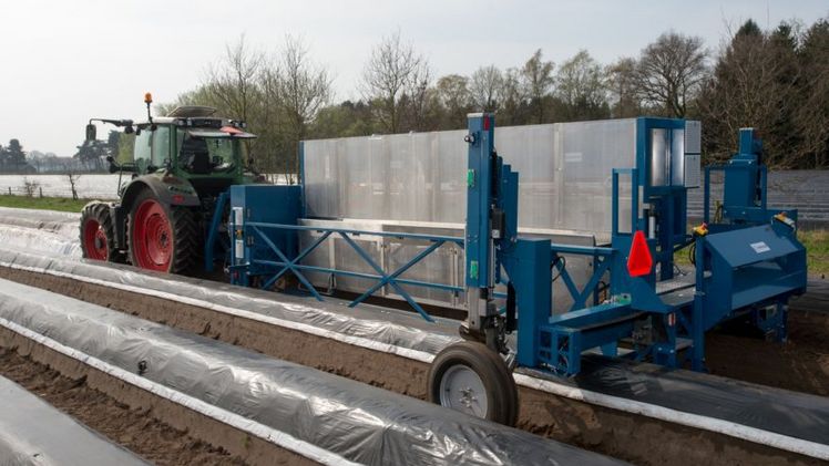 Cerescon präsentiert die weltweit erste automatische, selektive Spargelerntemaschine.