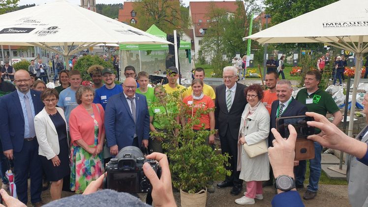 Eröffnungstag Gartenschau Balingen mit Ministerpräsident Winfried Kretschmann MdL im Mai. Bild: Verband Garten-, Landschafts- und  Sportplatzbau Baden-Württemberg e.V.