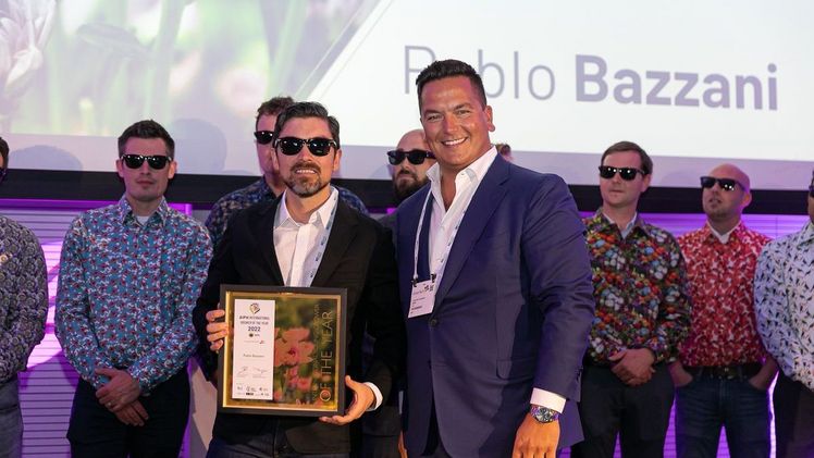 Gartenbauprofi Pablo Bazzani ist der erste Preisträger des Young International Grower of the Year Award. Bild: AIPH. Gartenbauprofi Pablo Bazzani ist der erste Preisträger des Young International Grower of the Year Award. Bild: AIPH.