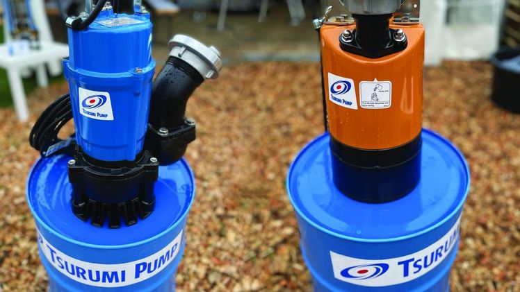 Der Aussteller Tsurumi zeigt nicht nur neue Pumpen wie die Universalpumpe HS3.75SL und den Flachsauger LSC2.75S, sondern informiert auch Anwender, was beim Einsatz von Schmutzwasserpumpen zu beachten ist. Bild: Tsurumi.