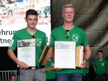 Einen beachtlichen dritten Platz errangen Tim Deitmer (l.) und Matthias Bals, beide Daldrup – Gärtner von Eden GmbH & Co. KG, Havixbeck, Nordrhein-Westfalen. FGL Hessen-Thüringen/Petra Reidel.